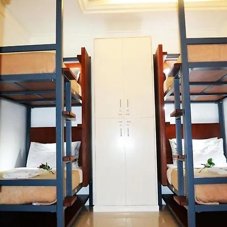 Townhouse Oak Vip Suites, Near Pnr Pasay Evangelista, Makati Manila Makati City Exterior foto