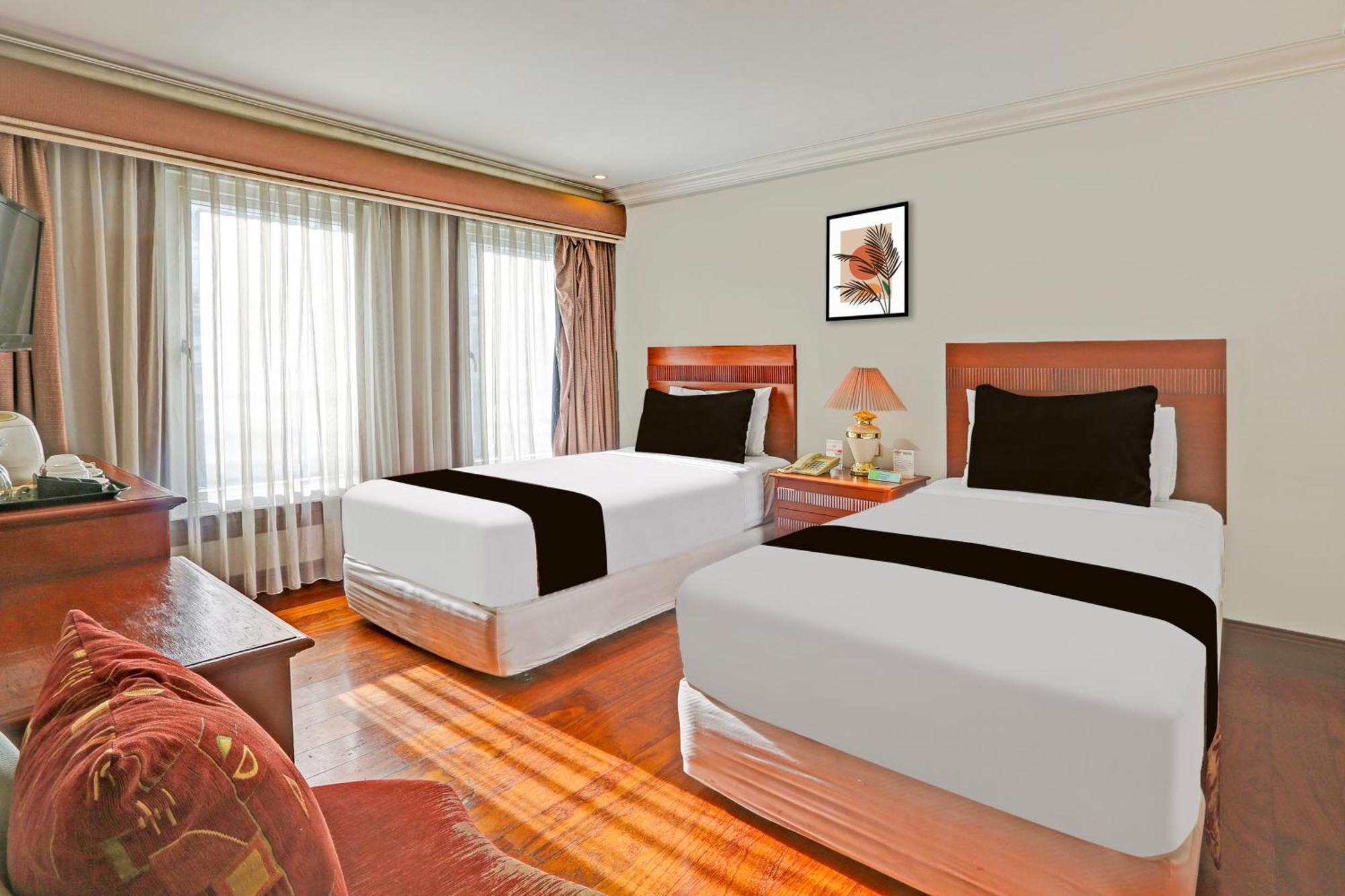 Townhouse Oak Vip Suites, Near Pnr Pasay Evangelista, Makati Manila Makati City Exterior foto