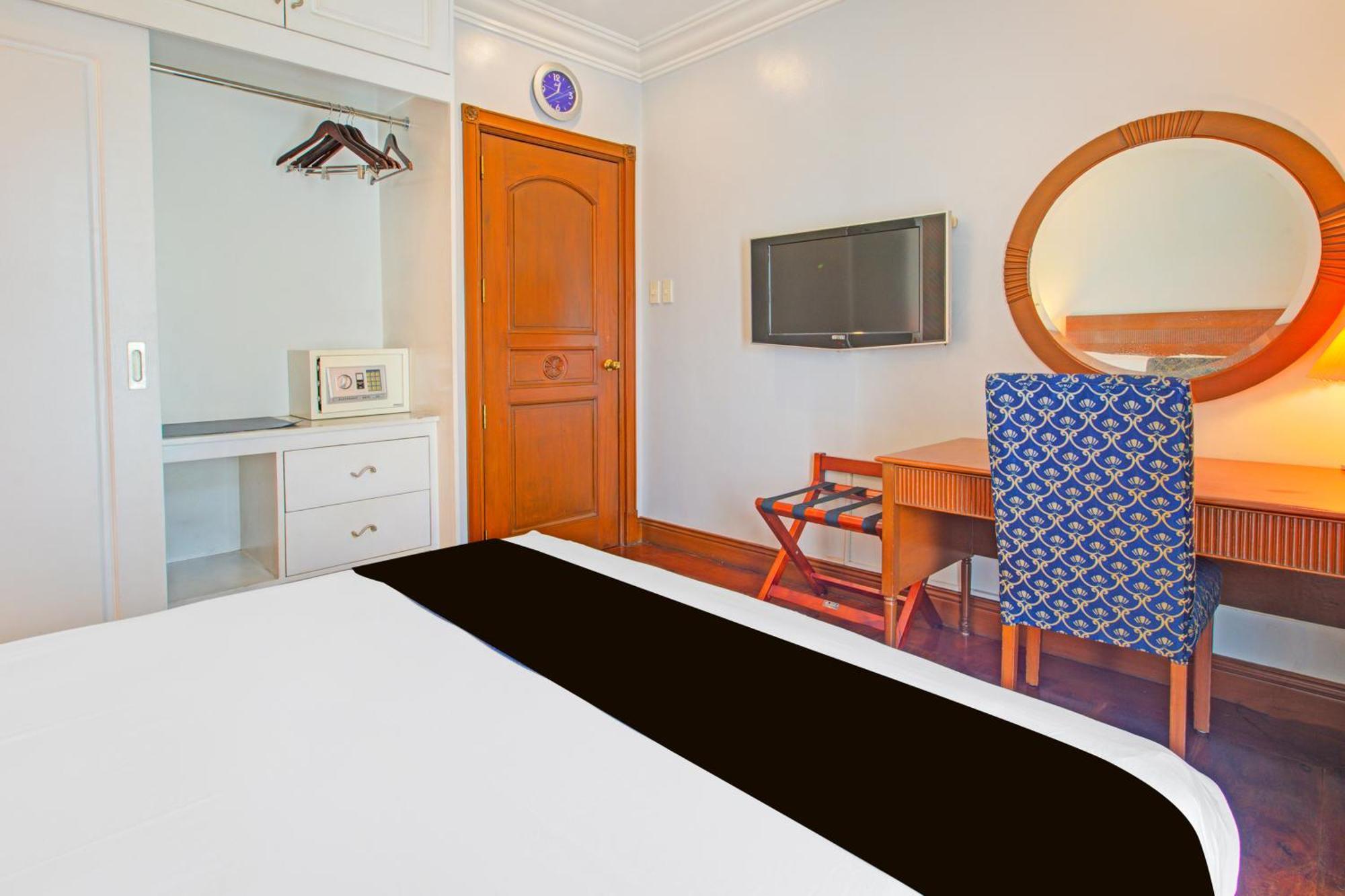 Townhouse Oak Vip Suites, Near Pnr Pasay Evangelista, Makati Manila Makati City Exterior foto